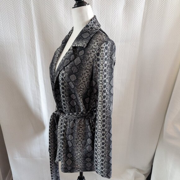 H&M Snakeprint Jacket with Tie Belt Pockets Grey Blazer Size Small Animal print - Picture 2 of 12